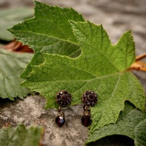 ROSETTE – VICTORIAN GARNET DANGLE CLIP ON EARRINGS
